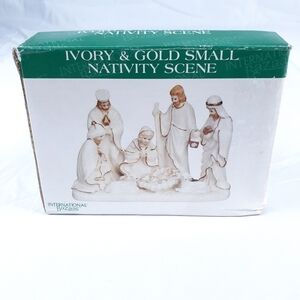 Beautiful Small Nativity Scene In Gold And Ivory